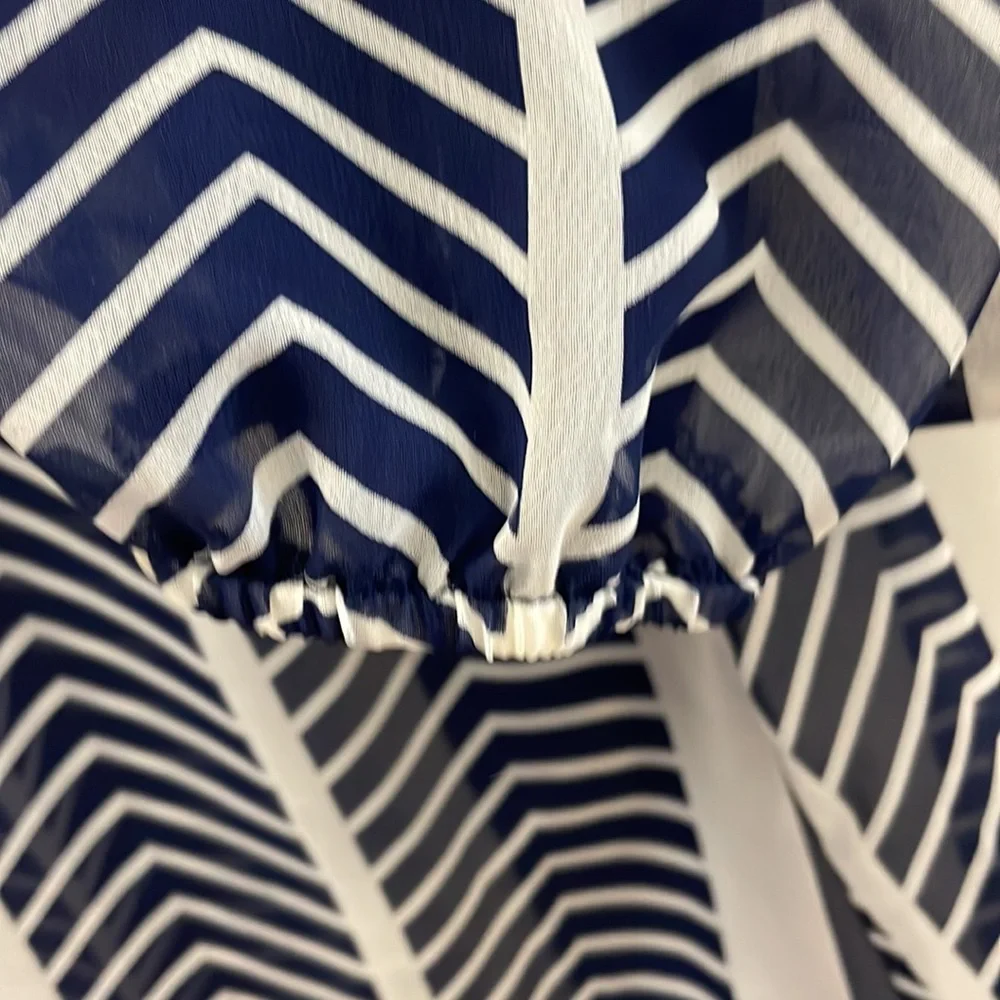 Patterned Blouse - Picture 5 of 5
